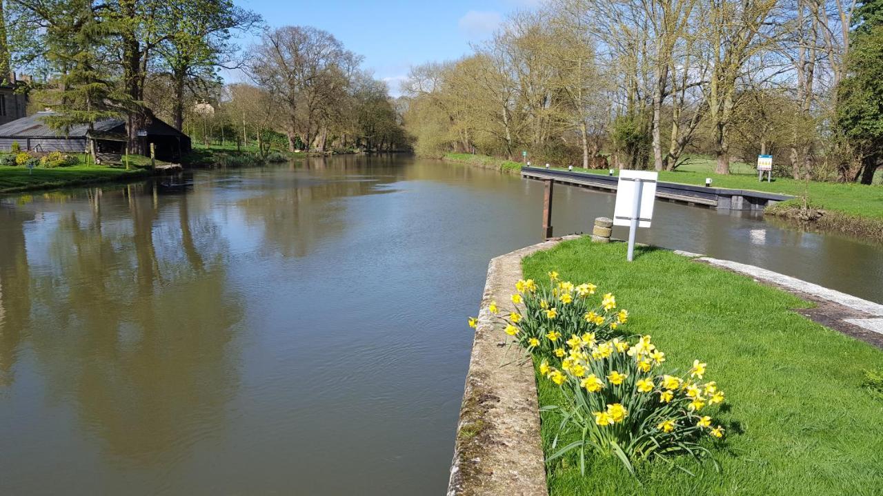 River Nene Cottages Water Newton Exterior photo